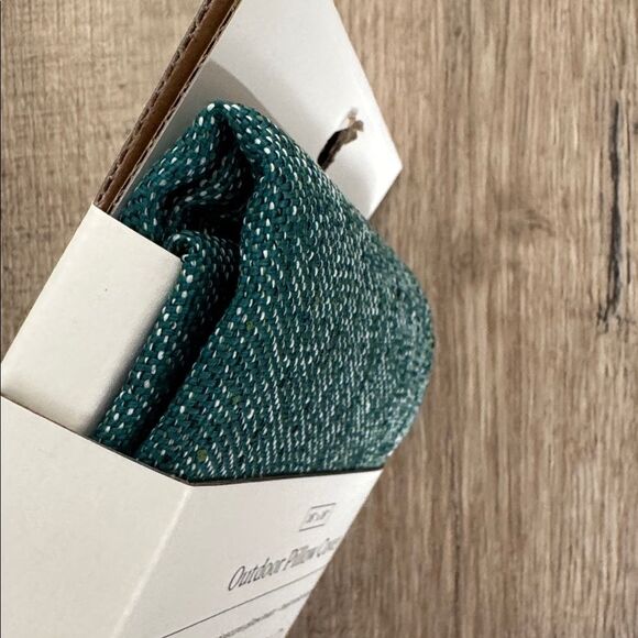 Threshold Turquoise Outdoor Pillow Covers x 2 - Picture 2 of 4